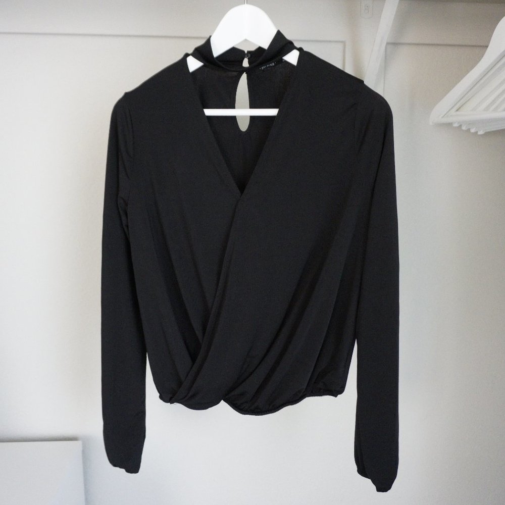 Bershka Choker V Blouse